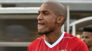 {{ otherArticle[0].article.title }}