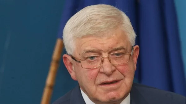 Ананиев: Няма да оставим граждани да не бъдат лекувани по най-ефективен начин
