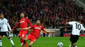 Отборът на Ивелин Попов е на път да се забърка в сериозен расистки скандал (ВИДЕО)