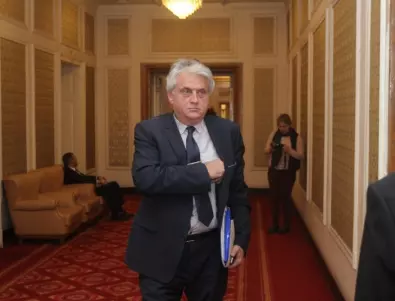 Бойко Рашков счита санкциите срещу Пеевски и Божков за голям срам за България