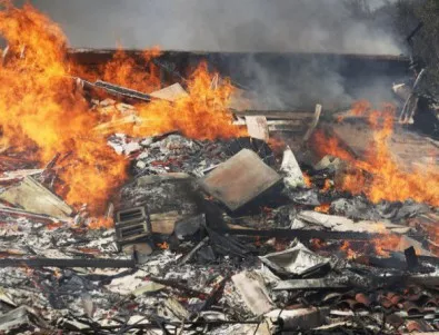 Покрив на къща в неделинско село изгоря, обитателите му са при роднини