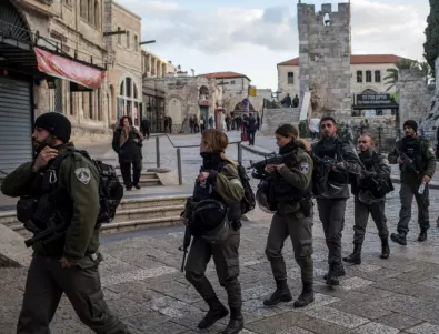 Ранен полицай и застрелян предполагаем нападател след атака с нож в Йерусалим