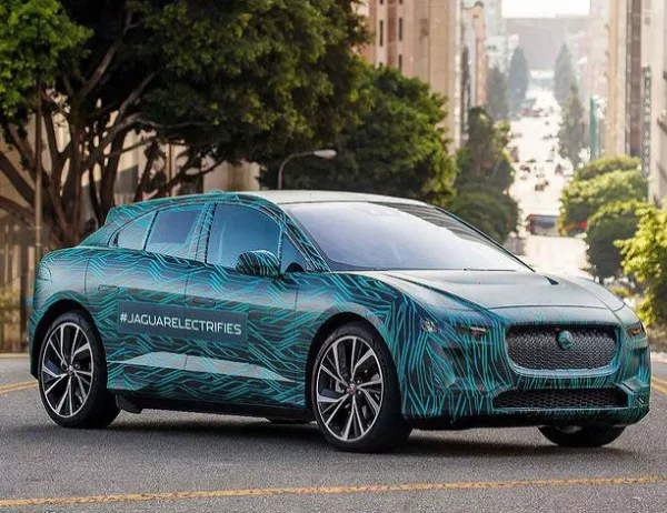 Jaguar доказа пробега на електрическия си кросоувър