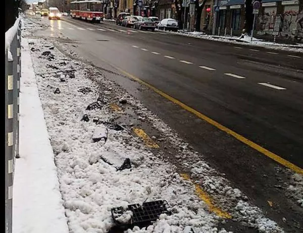 Снегорин унищожи ограничителите за велоалеята на новия бул. "Дондуков"