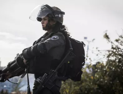 Въоръжен откри огън в Тел Авив, полицията го неутрализира