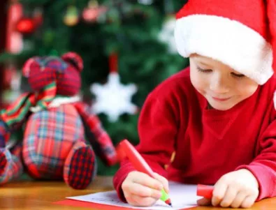 Коледен автобус ще радва децата във Велико Търново