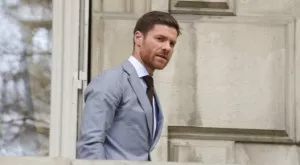 Бивш ас на Реал се шегува Шаби Алонсо: По-добър е с краката, отколкото с ръцете