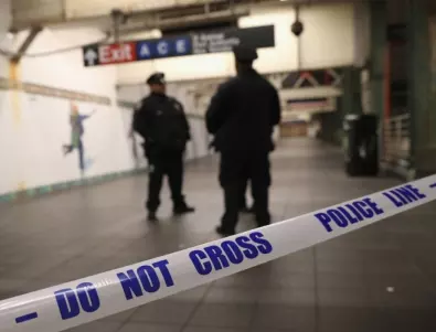 Полицията обикаля Ню Йорк и разпръсква хората