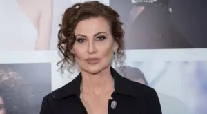 {{ otherArticle[0].article.title }}