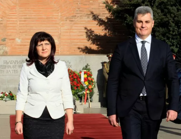 Ще помагаме на Черна гора да отвори процедурите си, за да влезе в ЕС
