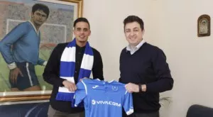 {{ otherArticle[0].article.title }}