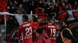 {{ otherArticle[0].article.title }}