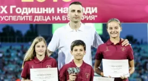 Шеф в Берое посочи какъв е шансът Бербатов да заиграе там