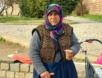 Турско село забрани на жените и мъжете да празнуват заедно