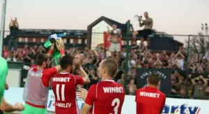 {{ otherArticle[0].article.title }}