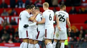 {{ otherArticle[0].article.title }}