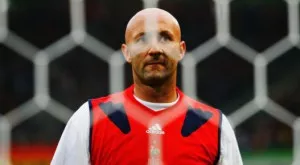 {{ otherArticle[0].article.title }}