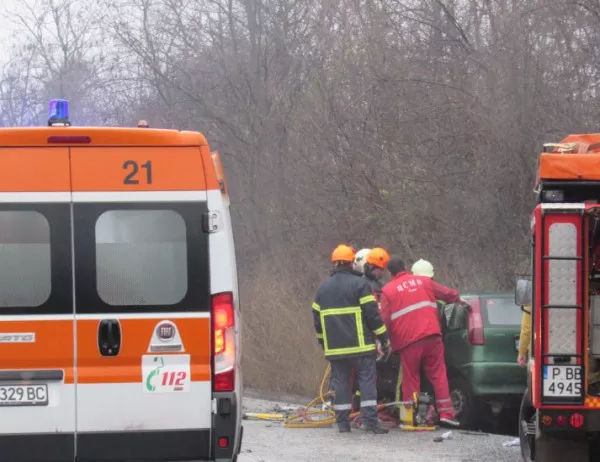 Тежка катастрофа блокира пътя Плевен - Бяла, има загинал