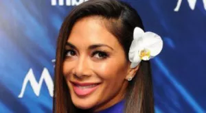 Григор очарова и огорчи Никол с новогодишния си подарък (СНИМКА)