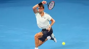 {{ otherArticle[0].article.title }}