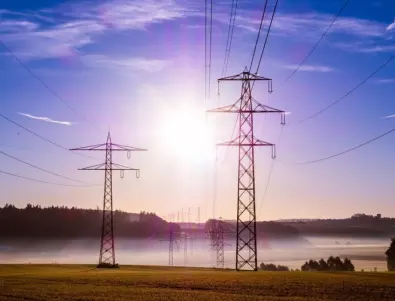 Експерти предупреждават за подвеждащи практики на свободния пазар на ток, на който малките фирми трябва да излязат