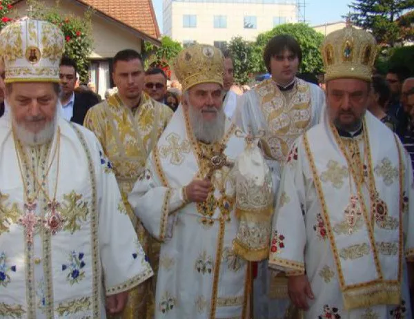 Патриарх Ириней: Сърбите трябва да благодарят на Бога за Вучич