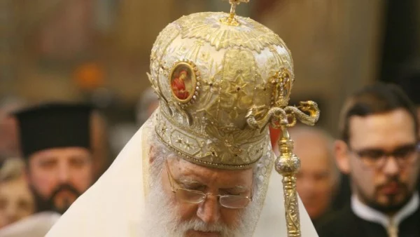 Патриарх Неофит оглавява богослужението за Голяма Богородица в Троянския манастир
