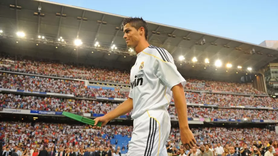 Представен от легенди и със закачка към Барса: Как започна звездният път на Роналдо в Реал Мадрид?