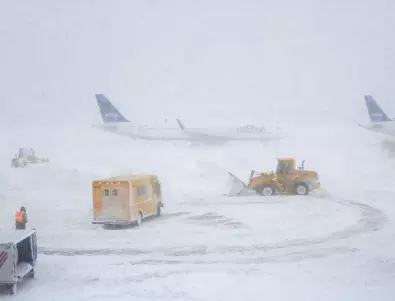 Температури до минус 29 градуса в САЩ, 70 полета са отменени заради буря