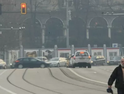 Процедури бавят забраната за стари коли в центъра на София
