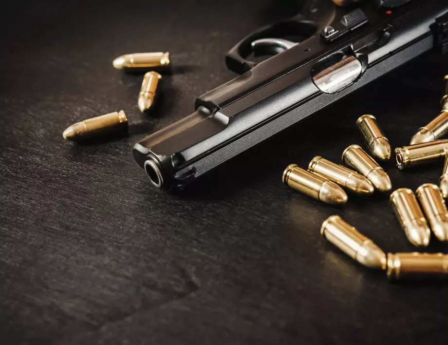 Жена простреля 10-годишно дете, искала селфи с пистолет