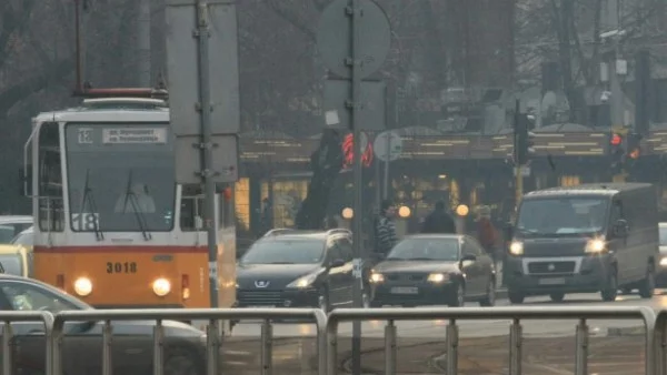 Официално: Частична забрана за коли и паркиране в центъра при мръсен въздух в София
