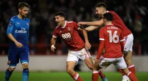 {{ otherArticle[0].article.title }}