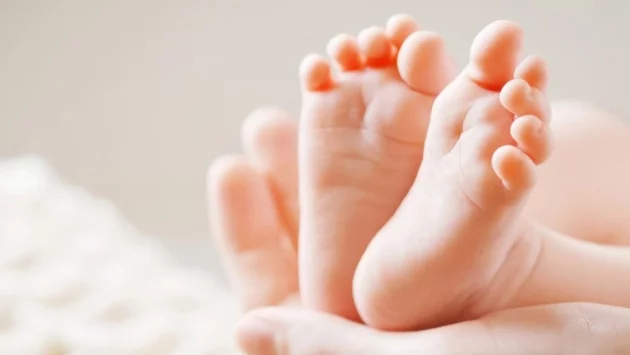 Китайка роди близнаци с прекъсване от 10 години 