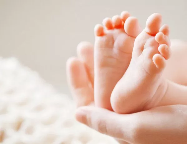 В Япония изписаха бебе, родено 268 гр