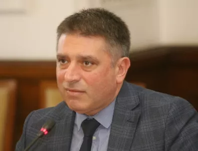 Правосъдният министър едвам си призна, че Лозан Панов не гласи дела, видя КПКОНПИ като пример за доверие