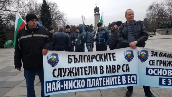 Бивш висш МВР кадър смята, че зад полицейските протести има хора, които не трябва да са полицаи