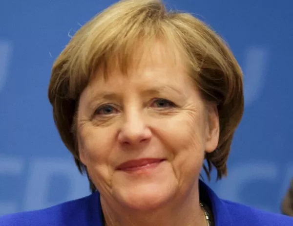 Меркел призова социалдемократите да направят "отговорния" избор за Германия