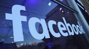 Сериозни неприятности за Facebook заради скандала с Cambridge Analytica