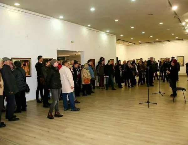 Изложба в памет на художника Петко Петков откриха в Плевен