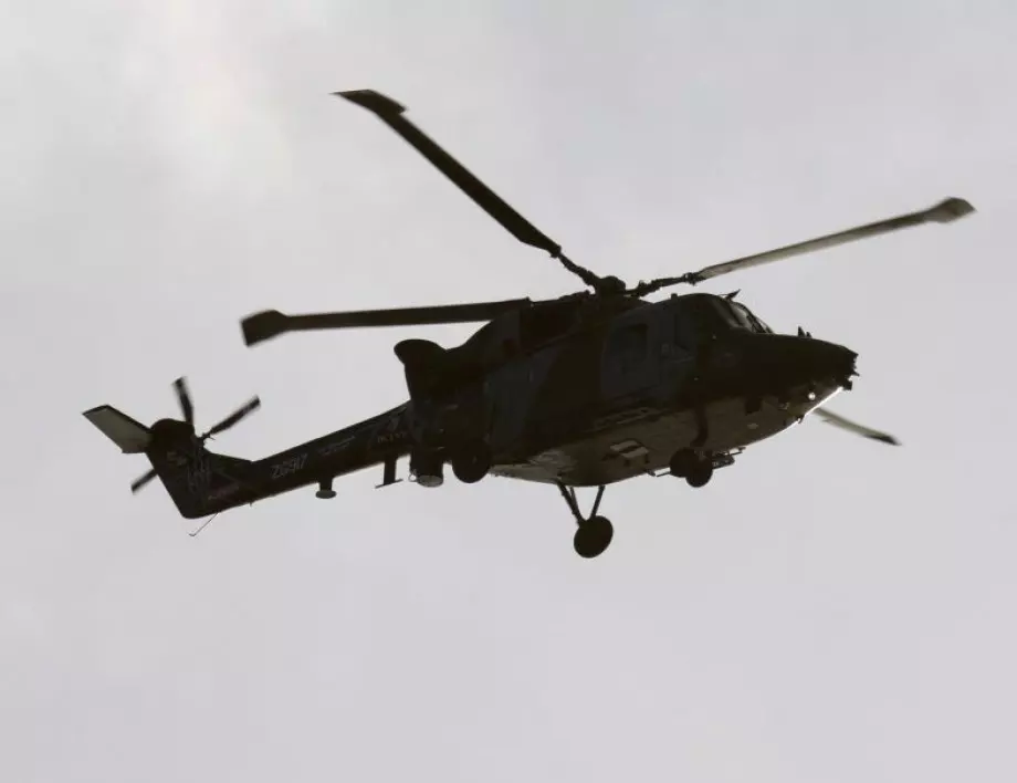 Хеликоптерът, летял над плаж "Градина", хвърлял листовки с лика на бивш управляващ