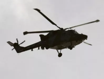 Трима загинаха при падане на хеликоптер върху къща в Калифорния