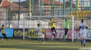 {{ otherArticle[0].article.title }}