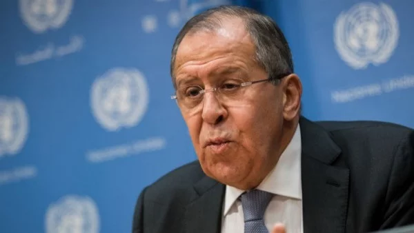Според Лавров двупартийната система в САЩ се е провалила