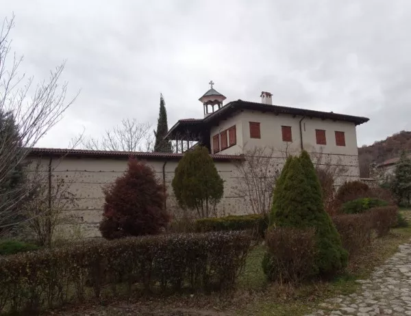 Окончателно оставиха в ареста обирджиите на Роженския манастир