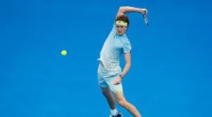 {{ otherArticle[0].article.title }}