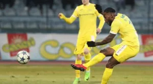 {{ otherArticle[0].article.title }}