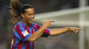 Роналдиньо - магьосникът, който плени сърцата на феновете с усмивка и дрибъл