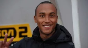 {{ otherArticle[0].article.title }}