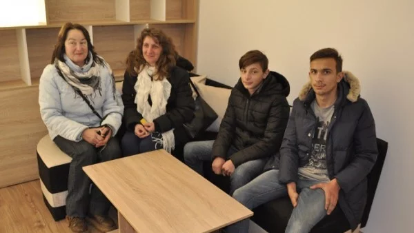 Община Бургас даде подслон на семейство, останало без жилище след пожар